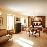 Le Clos Sainte-marguerite Beaune (Cote d'Or)