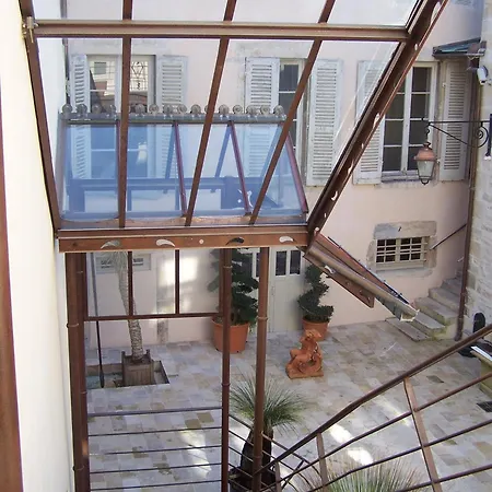 Le Clos Sainte-marguerite Beaune (Cote d'Or)