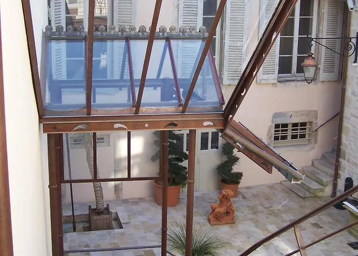 Le Clos Sainte-marguerite 본느