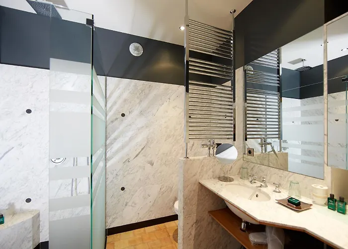 Chez Les Fatien Бон