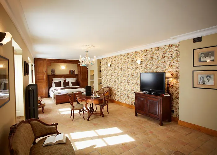 Chez Les Fatien Бон