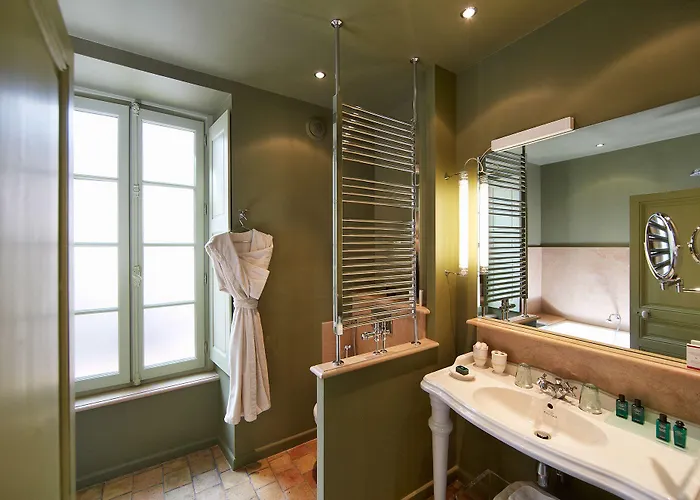 Le Clos Sainte-marguerite 4* 본느